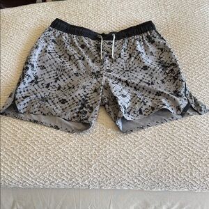 Vuori 6.5” LINED Men’s Medium Trailshorts